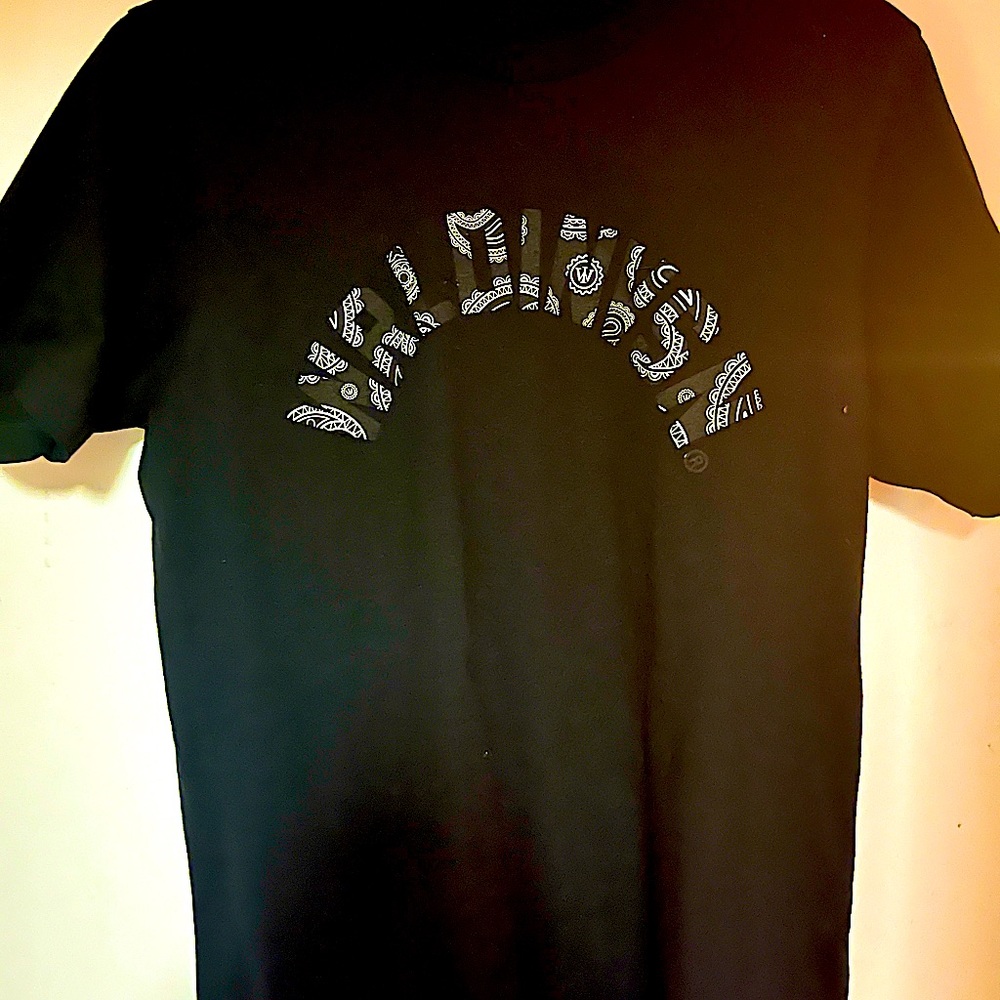 Wrldinvsn men’s tee, great shape! Hard to find!